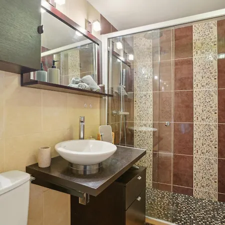 Bnbnook - Cozy In Historic Le Marais Apartment *
