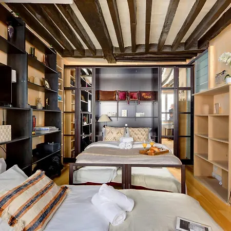 Bnbnook - Cozy In Historic Le Marais Apartment